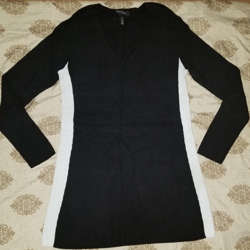 Black White House/Black Market Size Medium Sweater
